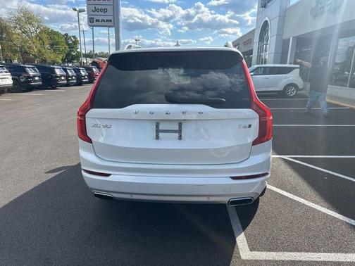 2019 Volvo XC90 T6 Momentum