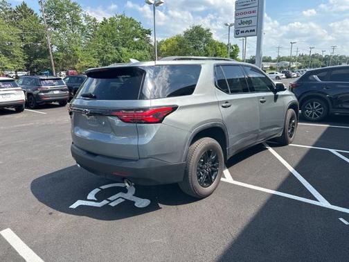 2023 Chevrolet Traverse LT Cloth