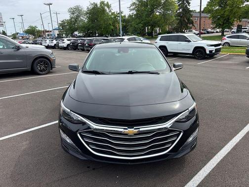 Mosaic Black Metallic 2024 Chevrolet Malibu FWD 1LT