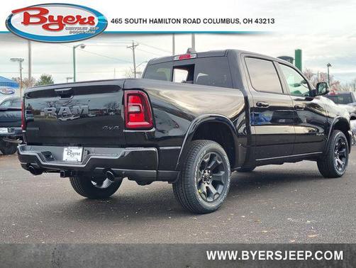 Diamond Black Crystal Pearlcoat 2026 RAM 1500 Big Horn/Lone Star