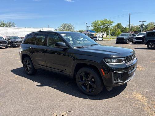 Diamond Black Crystal Pearlcoat 2026 Jeep Grand Cherokee Limited