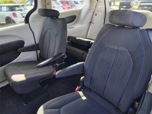 2018 Chrysler Pacifica Touring Plus