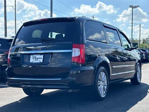 2013 Chrysler Town & Country Touring-L
