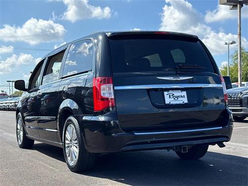 2013 Chrysler Town & Country Touring-L
