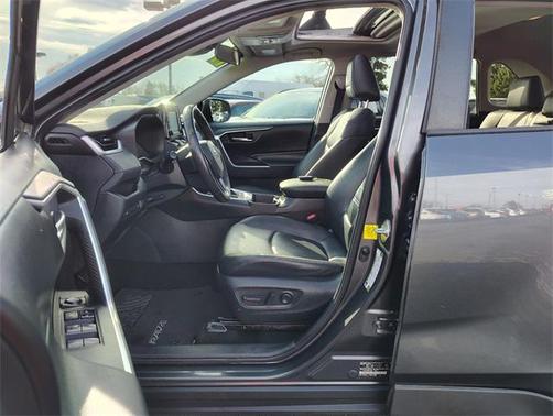 2019 Toyota RAV4 XLE Premium