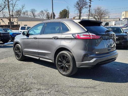 2022 Ford Edge SE
