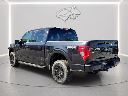 Agate Black 2026 Ford F-150 XLT