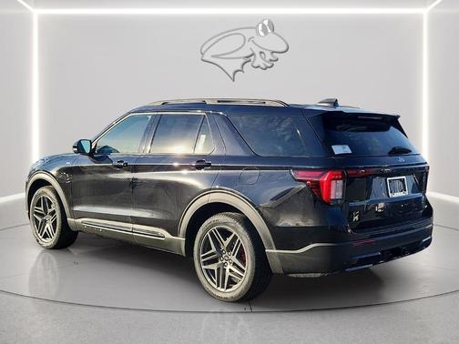 Agate Black 2026 Ford Explorer ST-Line