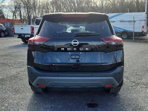 2022 Nissan Rogue S