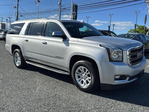 Quicksilver Metallic 2019 GMC Yukon XL SLT
