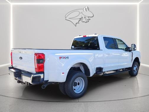 Oxford White 2026 Ford F-350 XLT