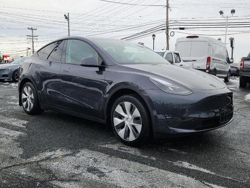 2024 Tesla Model Y Base