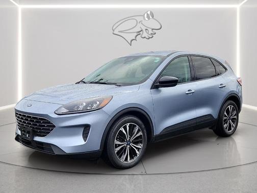 Ice Blue 2022 Ford Escape SE