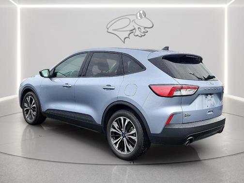 Ice Blue 2022 Ford Escape SE