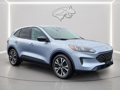 Ice Blue 2022 Ford Escape SE
