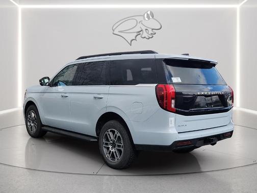 Space Silver 2026 Ford Expedition Active