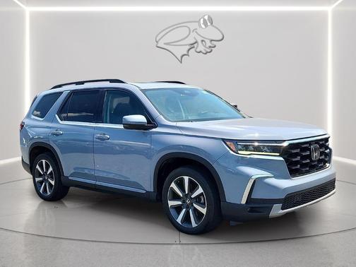 Sonic Gray Pearl 2024 Honda Pilot Touring