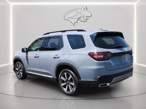 Sonic Gray Pearl 2024 Honda Pilot Touring