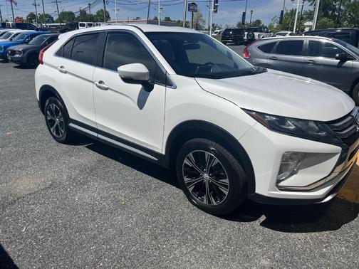 Pearl White 2019 Mitsubishi Eclipse Cross SE