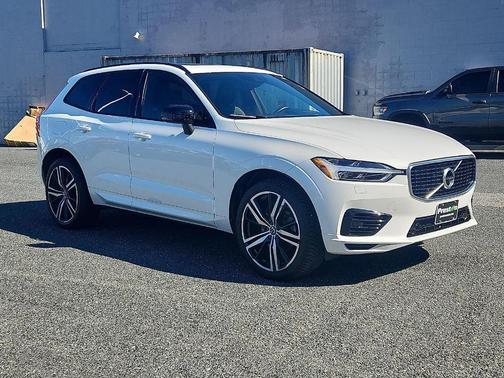 2020 Volvo XC60 Recharge Plug-In Hybrid T8 R-Design