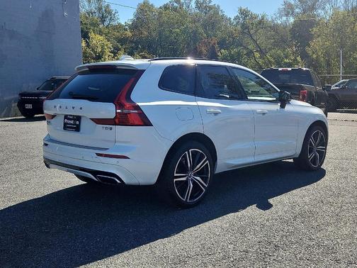 2020 Volvo XC60 Recharge Plug-In Hybrid T8 R-Design