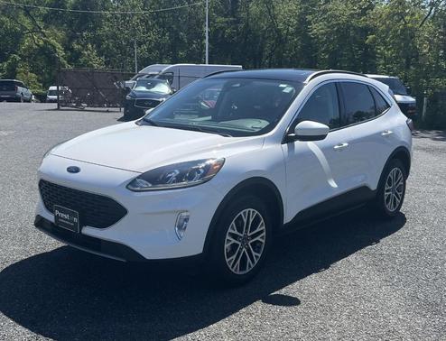 Star White 2022 Ford Escape SEL