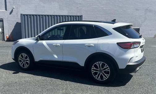 Star White 2022 Ford Escape SEL