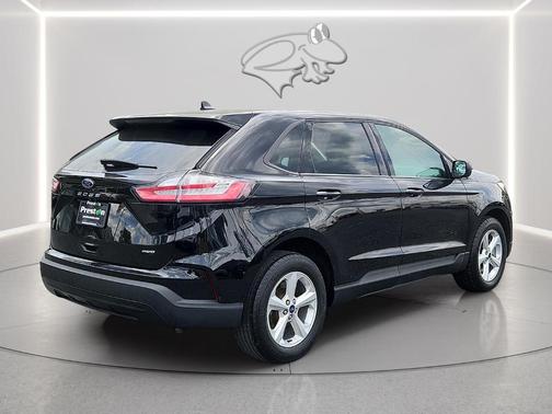 Agate Black 2022 Ford Edge SE