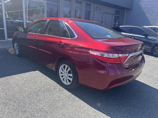 Ruby Flare Pearl 2017 Toyota Camry SE