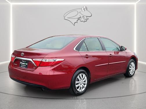 Ruby Flare Pearl 2017 Toyota Camry SE