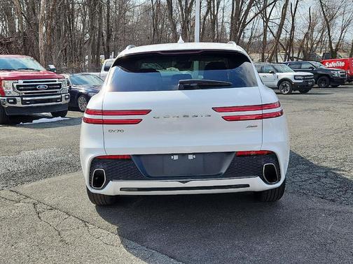 2025 Genesis GV70 2.5T