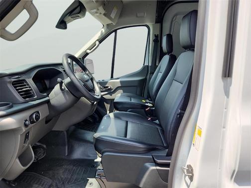 Oxford White 2026 Ford Transit-250 148 WB Medium Roof Cargo