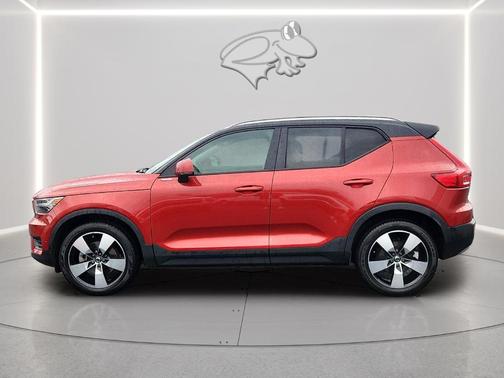 2019 Volvo XC40 T4 Momentum