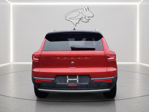 2019 Volvo XC40 T4 Momentum