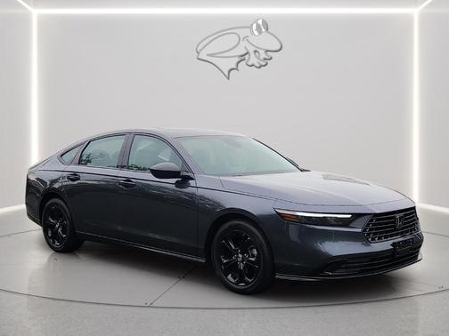 Meteorite Gray Metallic 2025 Honda Accord SE
