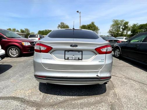 Photo 4 of 28 of 2015 Ford Fusion SE