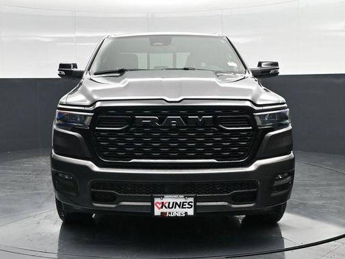 Granite Crystal Metallic Clearcoat 2026 RAM 1500 Big Horn/Lone Star