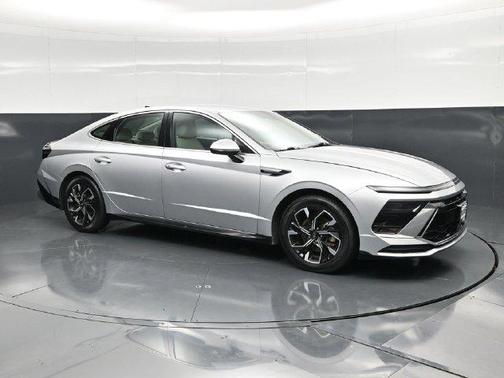 Aero Silver 2024 Hyundai SONATA SEL