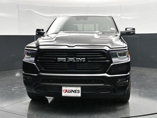 Diamond Black Crystal Pearlcoat 2023 RAM 1500 Laramie
