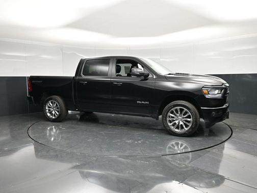 Diamond Black Crystal Pearlcoat 2023 RAM 1500 Laramie