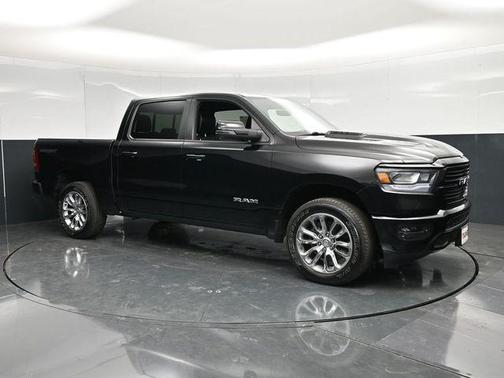 Diamond Black Crystal Pearlcoat 2023 RAM 1500 Laramie
