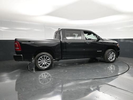 Diamond Black Crystal Pearlcoat 2023 RAM 1500 Laramie