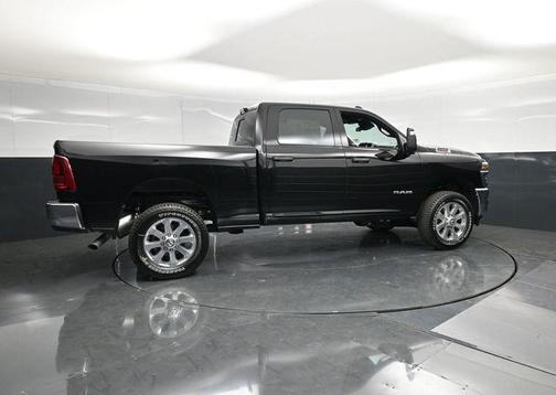 Diamond Black Crystal Pearlcoat 2026 RAM 2500 Big Horn Crew Cab 4x4 6'4' Box