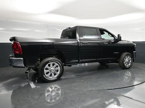 Diamond Black Crystal Pearlcoat 2026 RAM 2500 Big Horn Crew Cab 4x4 6'4' Box