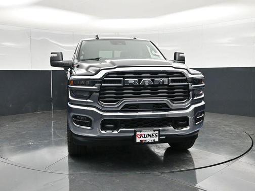 Diamond Black Crystal Pearlcoat 2026 RAM 2500 Big Horn Crew Cab 4x4 6'4' Box