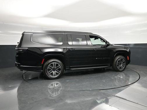 High Gloss Black 2026 Jeep Grand Wagoneer L 4x4