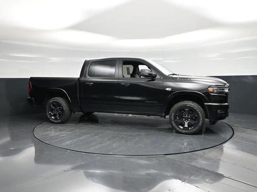 Diamond Black Crystal Pearlcoat 2026 RAM 1500 Big Horn/Lone Star
