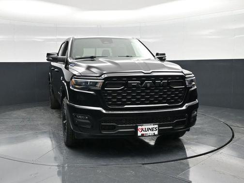 Diamond Black Crystal Pearlcoat 2026 RAM 1500 Big Horn/Lone Star