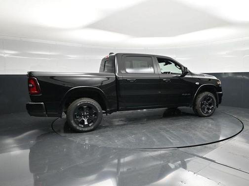 Diamond Black Crystal Pearlcoat 2026 RAM 1500 Big Horn/Lone Star
