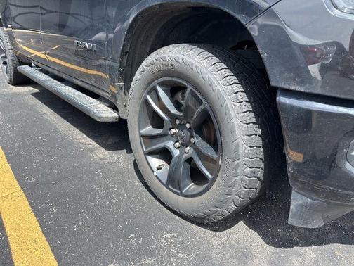Diamond Black Crystal Pearlcoat 2020 RAM 1500 Big Horn/Lone Star